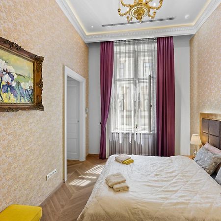 Count Zrinyi Basilica Luxurious Residence Budapest Bagian luar foto