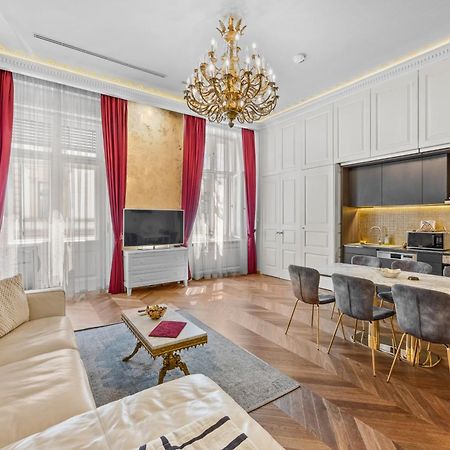 Count Zrinyi Basilica Luxurious Residence Budapest Bagian luar foto