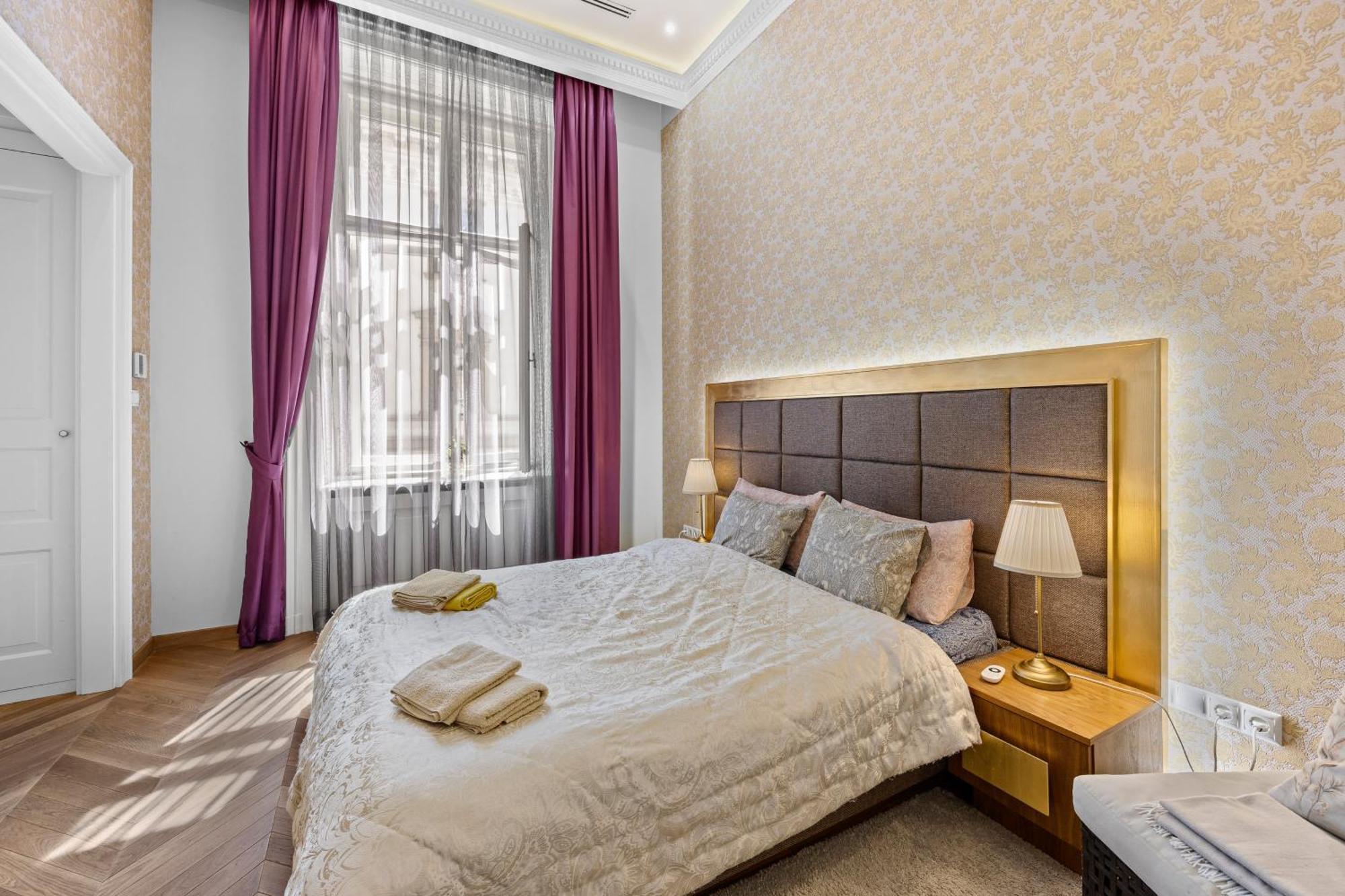 Count Zrinyi Basilica Luxurious Residence Budapest Bagian luar foto