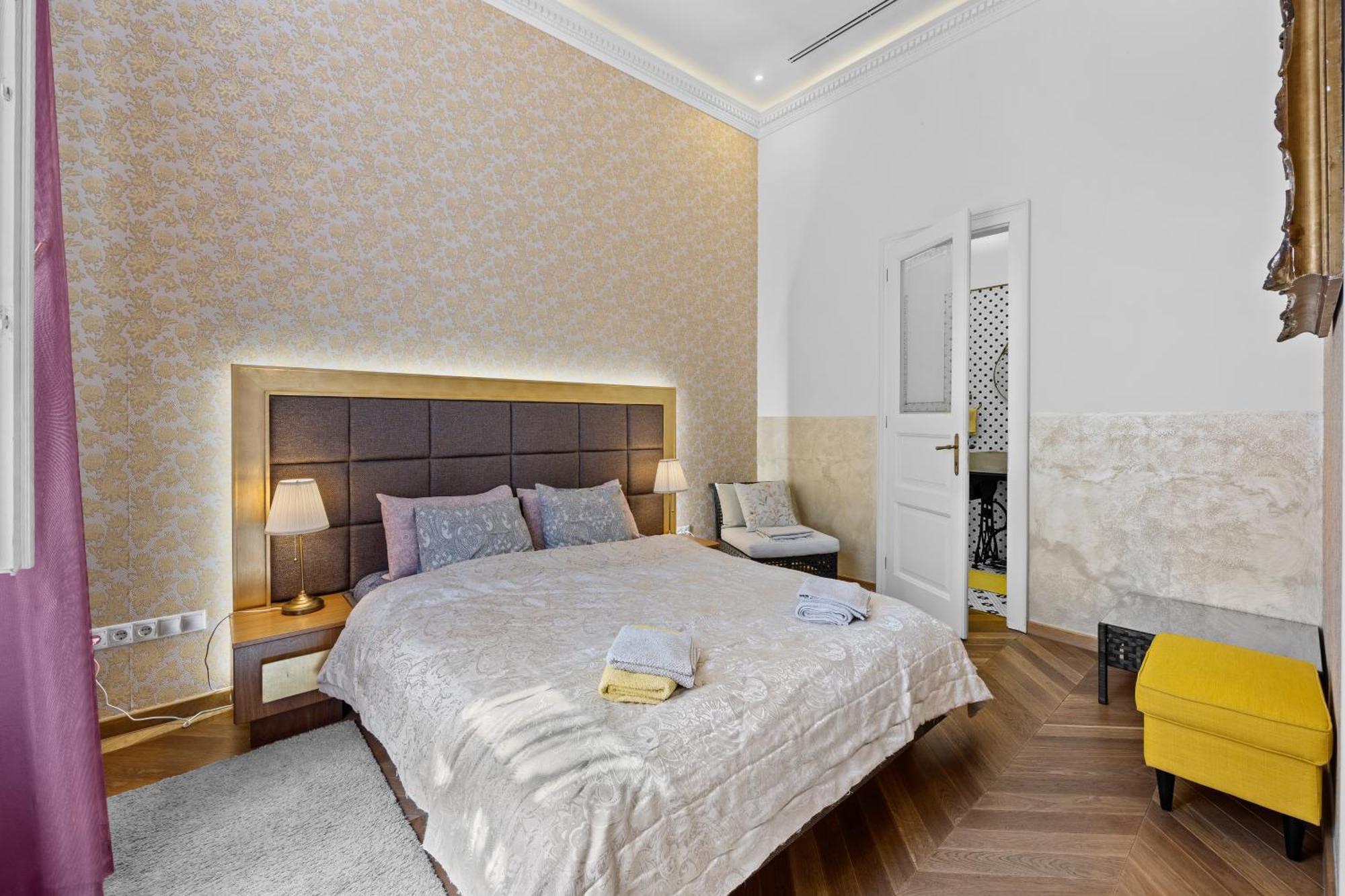 Count Zrinyi Basilica Luxurious Residence Budapest Bagian luar foto