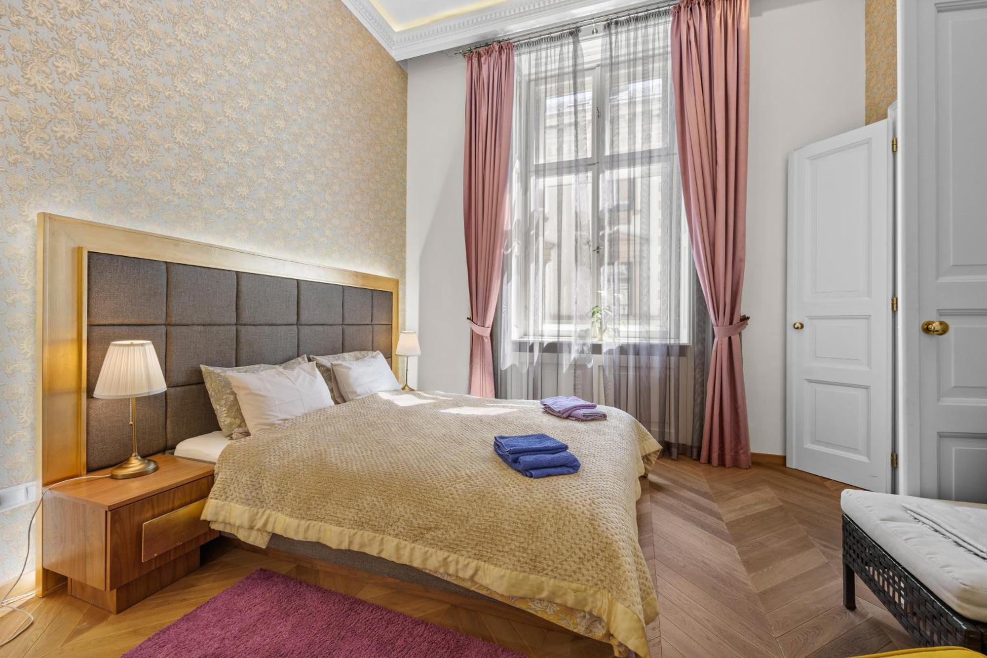 Count Zrinyi Basilica Luxurious Residence Budapest Bagian luar foto