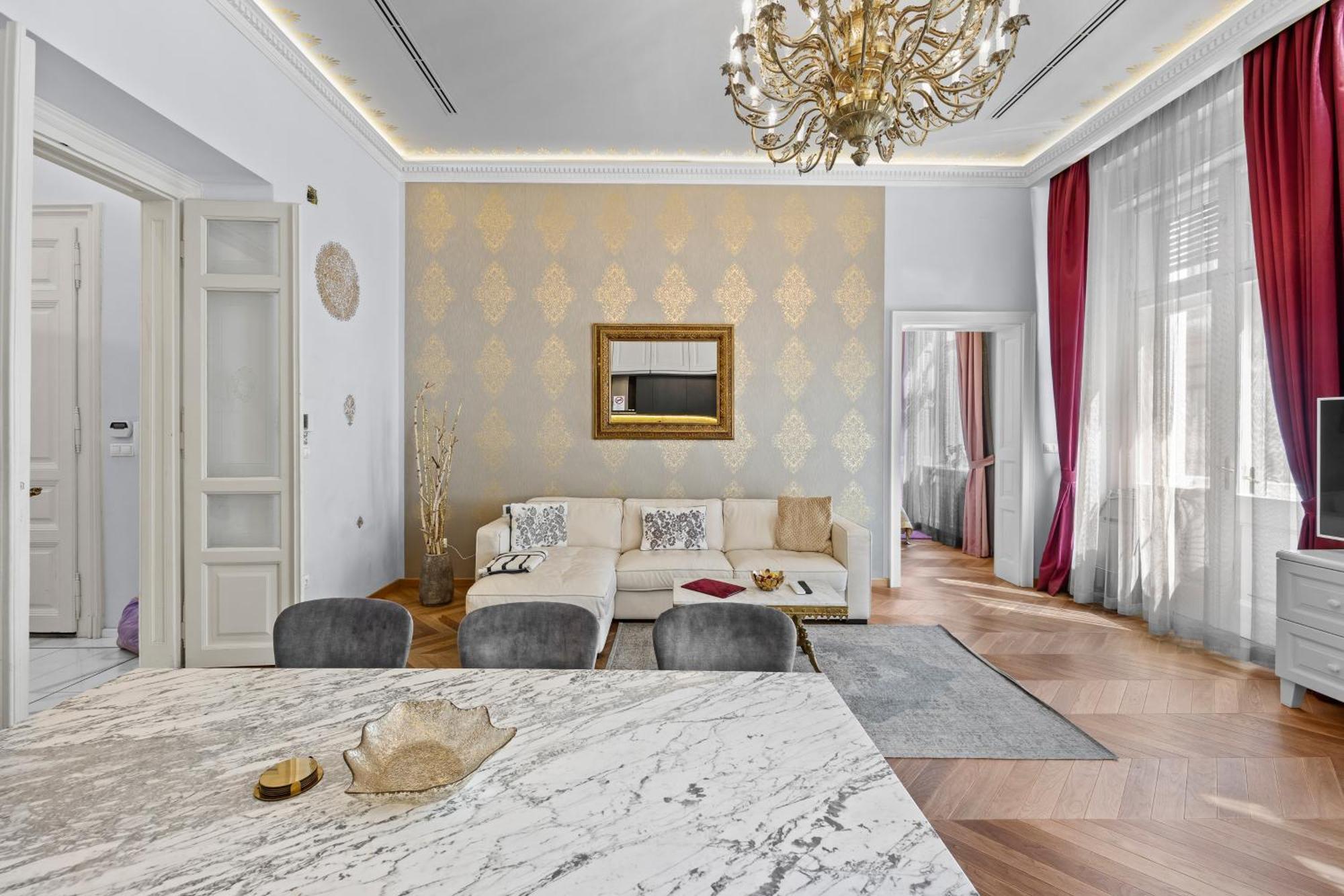 Count Zrinyi Basilica Luxurious Residence Budapest Bagian luar foto