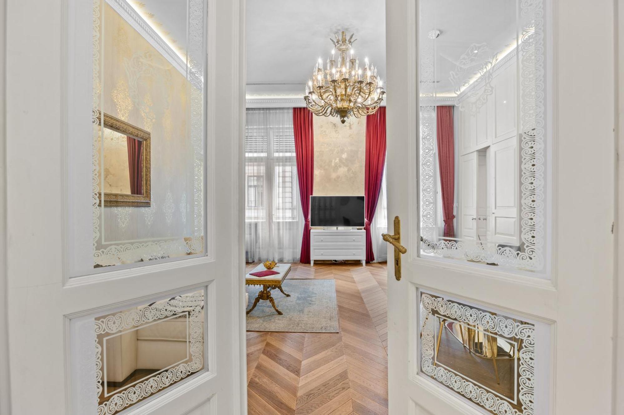 Count Zrinyi Basilica Luxurious Residence Budapest Bagian luar foto