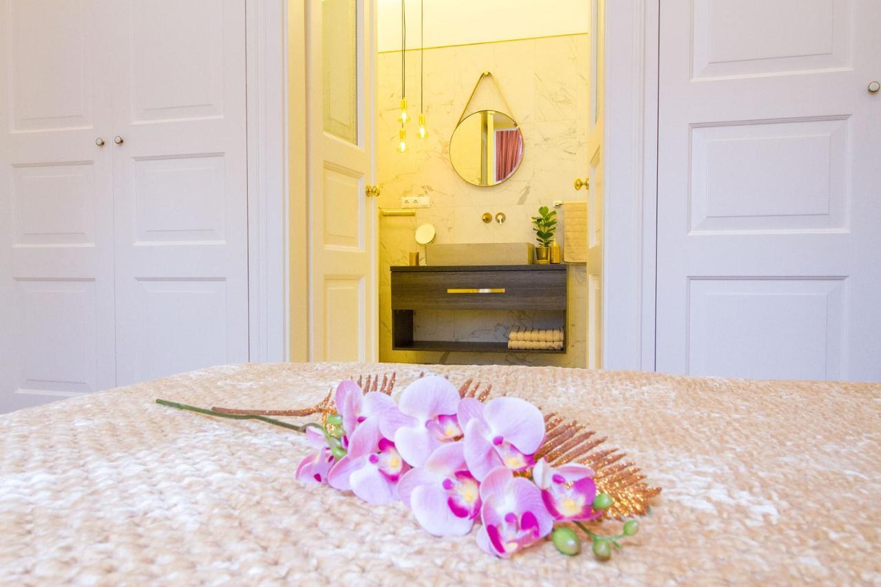 Count Zrinyi Basilica Luxurious Residence Budapest Bagian luar foto