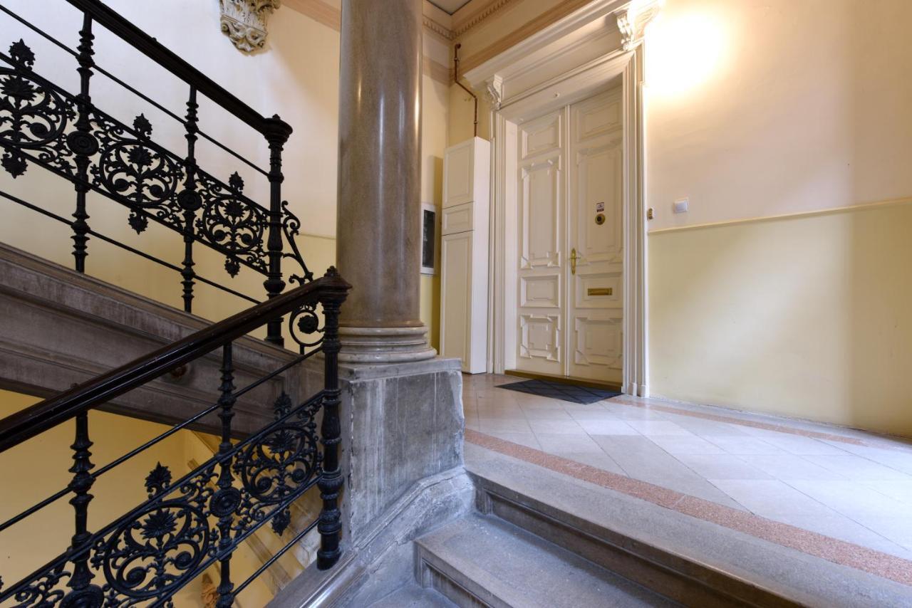 Count Zrinyi Basilica Luxurious Residence Budapest Bagian luar foto